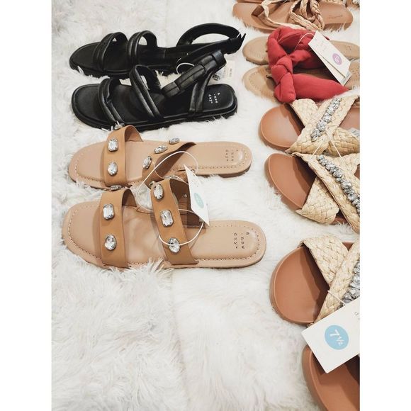 NWT reseller bundle of shoes, Universal Thread and A New Day - Picture 7 of 10